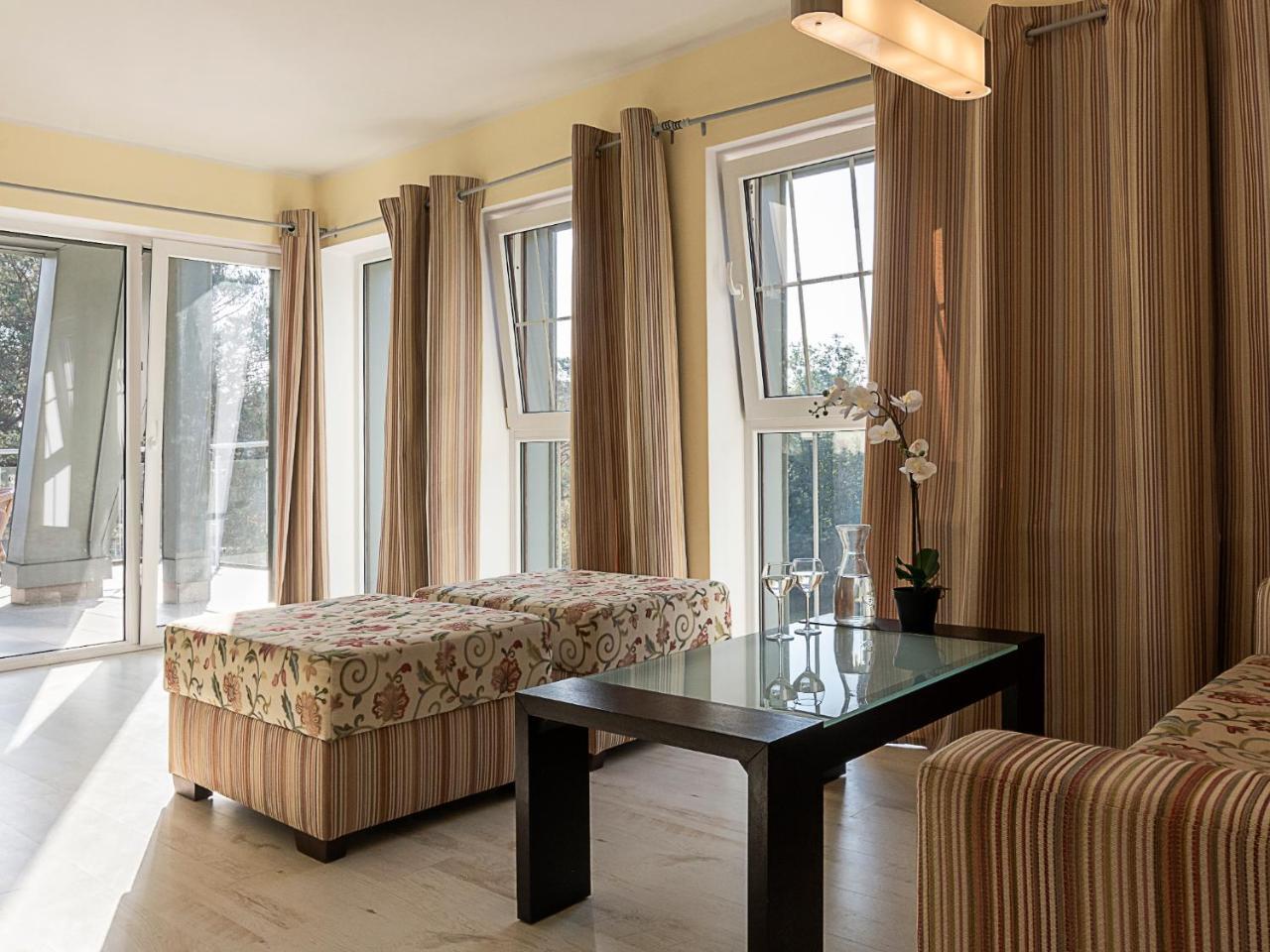 Vacationclub - Rezydencja Bursztyn Apartament 31 Swinoujscie Dış mekan fotoğraf